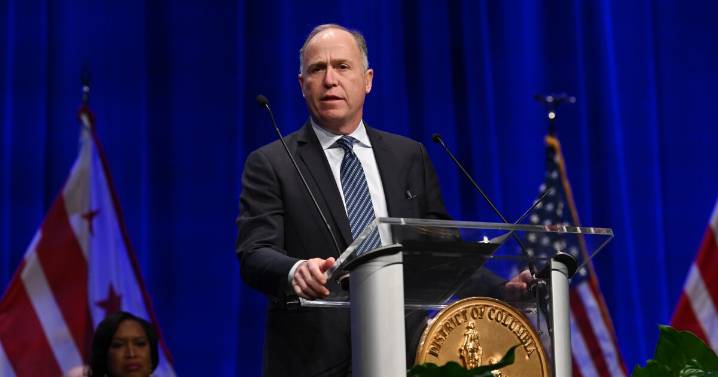 Tensions grow as Trump and Washington, D.C. officials fight over police authority