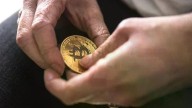 Casi la mitad de los pagos desde una plataforma global cripto es para honorarios a profesionales argentinos