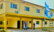 En un confuso episodio, tres hombres fueron detenidos por la Policía acusados de retener y agredir a un joven