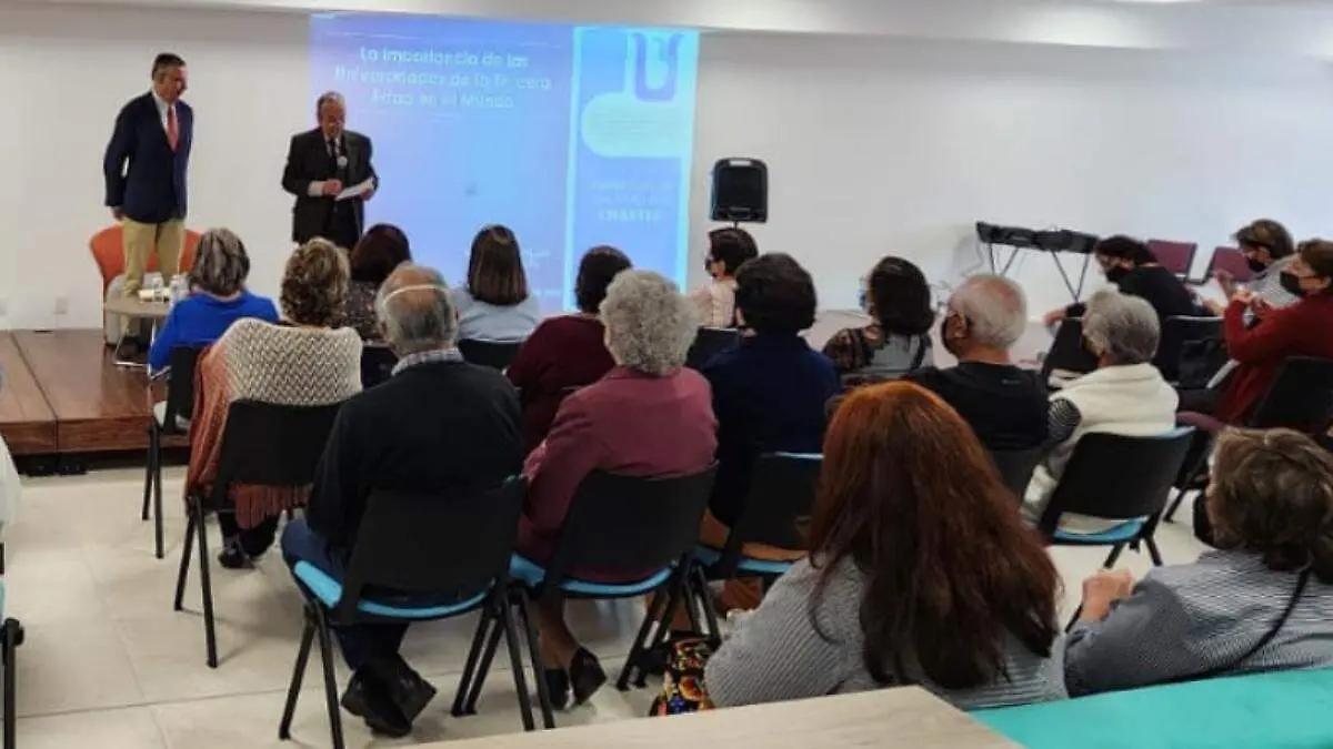Universidad para Adultos BUAP dará clases de cocina navideña, teatro, baile de salón y más