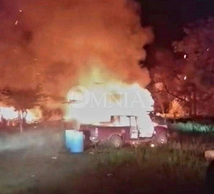 Circula video de presunto ataque armado e incendio en Madera