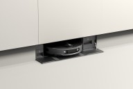LG ha creado un robot aspirador “invisible”. Se guarda bajo el fregadero, hace poco ruido y mantiene la mopa siempre lista