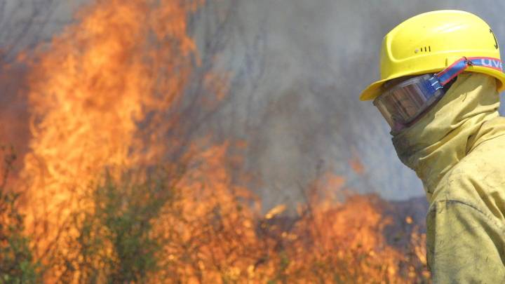 Un nuevo incendio forestal se abre paso en Llamas de Cabrera: declarado el nivel 1 de gravedad