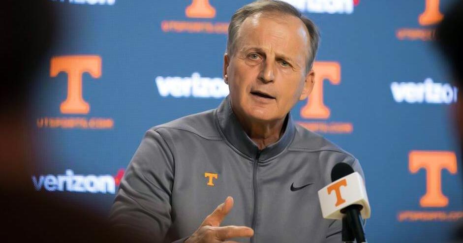 Tennessee signs men's basketball coach Rick Barnes to 'lifetime contract'