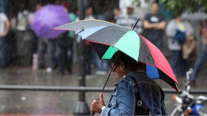 Venezuela amaneció este domingo con lluvias dispersas y alerta por actividad eléctrica en varias regiones