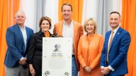 Peyton Manning honors UT academic mentors with $4 million donation