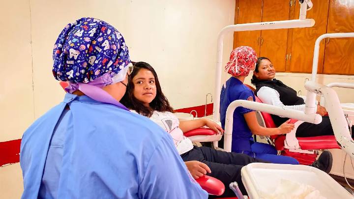 [Video] Unidad dental de la UATx lleva atención gratuita a comunidades