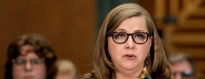 Fed Risks Bank Blowups With Ratings Changes, Critics Warn