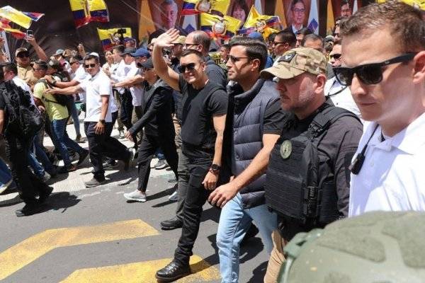Noboa marcha contra la Corte Constitucional por bloquear sus leyes