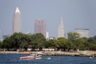 Boat crash at Edgewater injures 2 people