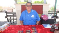 Enrique dedica su jubilación docente a promover El Rosario