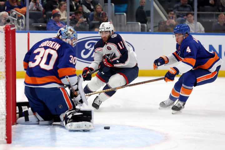 Veteran Forward Signs With Defending Cup Champs