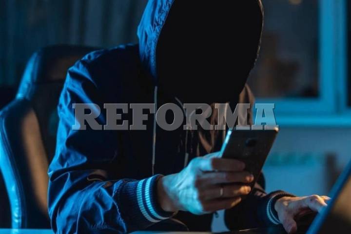 Estafan por celular  simulando ser el SAT