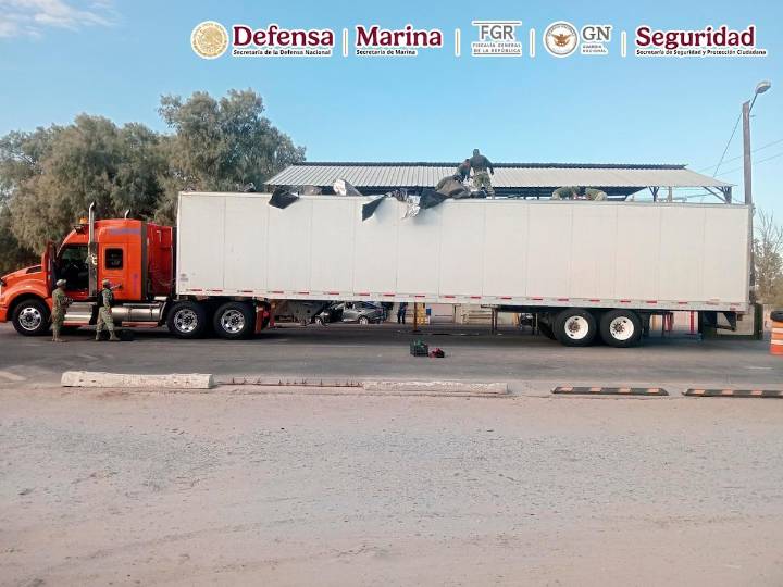 Hallan mil paquetes de cocaína dentro de tractocamión en Sonora
