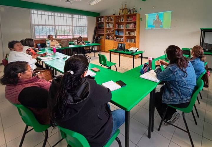 DOCENTES DEL SEER SE PREPARAN PARA UN CICLO ESCOLAR EXITOSO