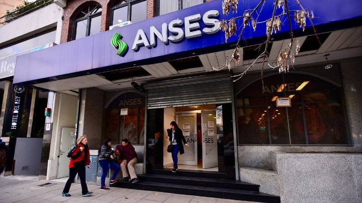 Jubilaciones, pensiones y asignaciones de Anses: quiénes cobran hoy