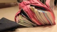 Exceso de peso en mochilas escolares puede provocar daños en columna de infantes: IMSS