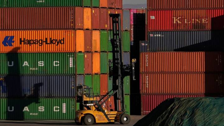 Trump aumentará "sustancialmente" el arancel a India por la compraventa de petróleo ruso