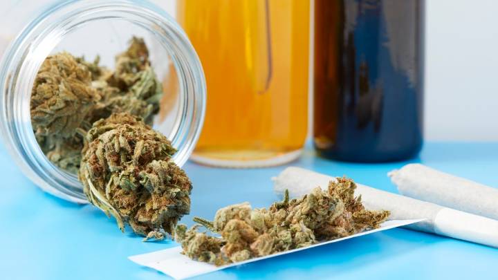 Court sides with medical marijuana users who want to buy guns in Florida case