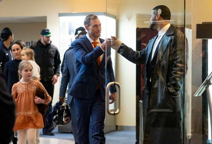 Bears Owner’s Bold Ben Johnson Praise Leaves No Excuse for Caleb Williams as QB Impresses in Preseason Bears President didn’t mince words earlier about landing head coach Ben Johnson, as Caleb William