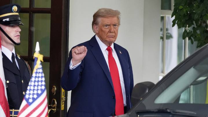 Trump asegura que comenzó los preparativos para posible reunión entre Putin y Zelenski 18 de agosto de 2025 | Internacional El presidente de EE.UU. hizo la declaración tras mantener una conversación t