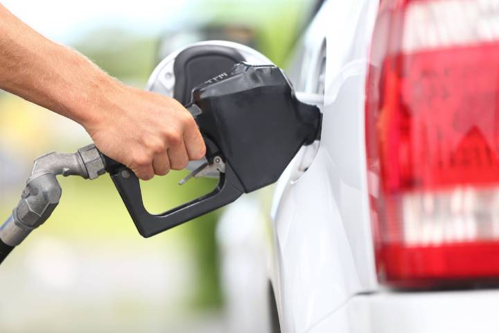 Local gas station offering discount on gasoline to help ease
