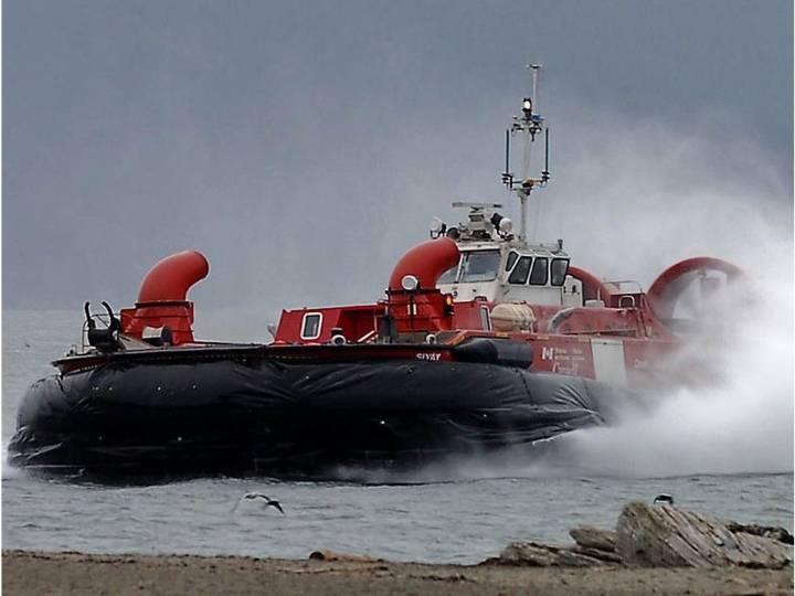 Harbour Cruises ferry issues mayday call after hitting rocks off West Vancouver