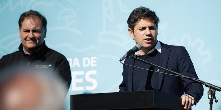 Kicillof prepara el tramo final de la campaña y el PJ busca sostener en la agenda el caso de las coimas