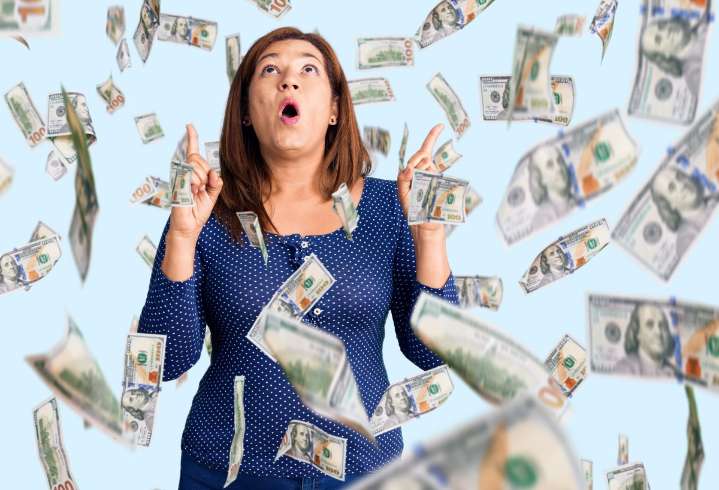 Lotería: mujer juega por años los mismos números y por fin gana $500,000