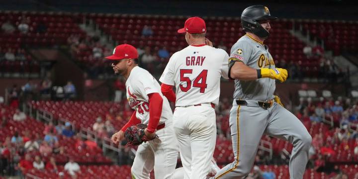 Pham’s two-run single lifts Pirates over Cardinals