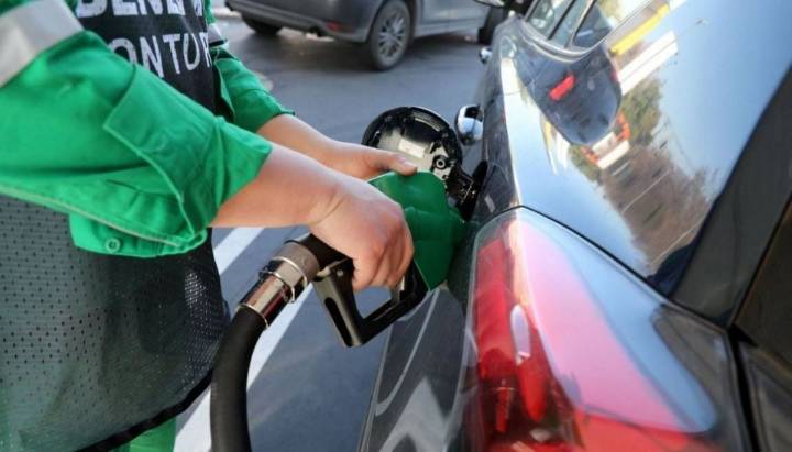 Fuerte baja del diésel: revisa la variación del precio de los combustibles desde este jueves
