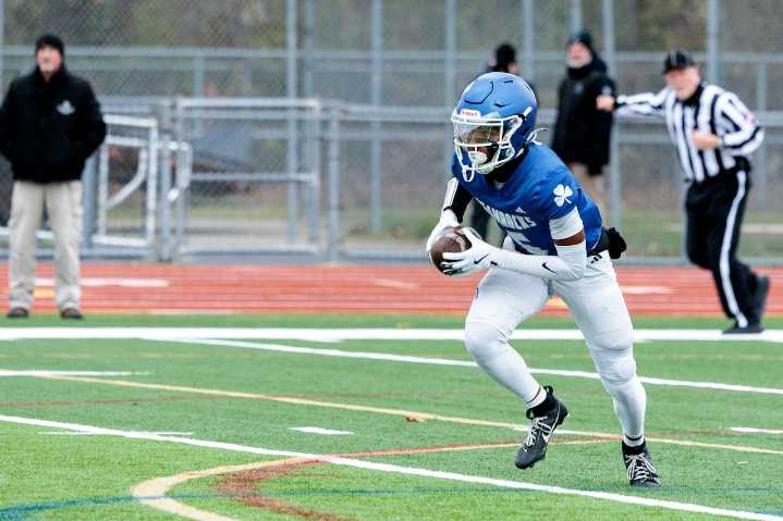 Michigan State WR commit shows lethal speed as Detroit Catholic Central football dominates opener