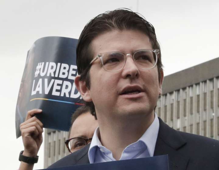 Muere Miguel Uribe Turbay, senador y precandidato presidencial colombiano, tras sufrir un atentado