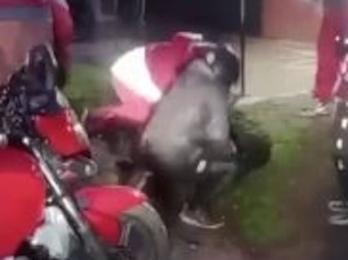 Deliveries justicieros: persiguieron y golpearon a un ladrón tras el robo de una moto