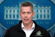 Trump threatens some state funding over enforcing trucker English rules