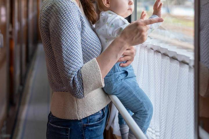 Mom Complains About Train Passengers — But Is Told She’s in the Wrong