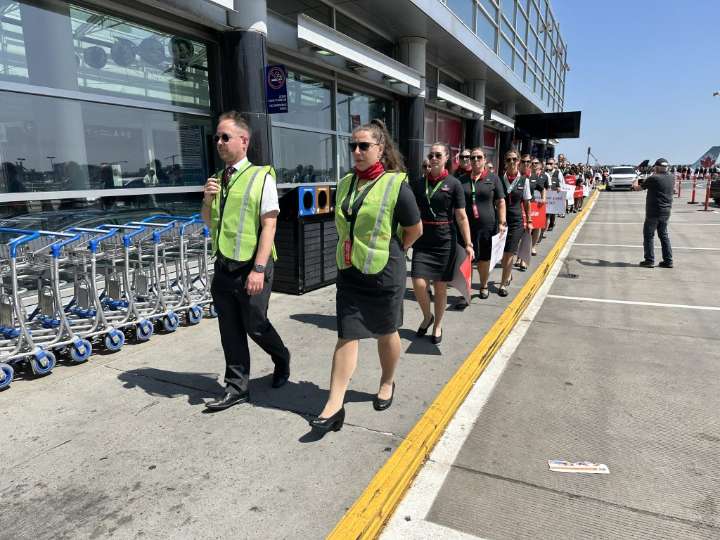 Air Canada flight attendants set to start strike Saturday, flights already being cancelled