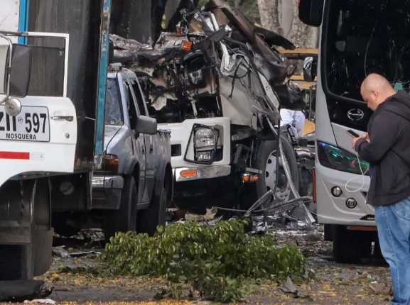 Escalada violenta en Colombia: ataques simultáneos dejan muertos en Antioquia y Cali