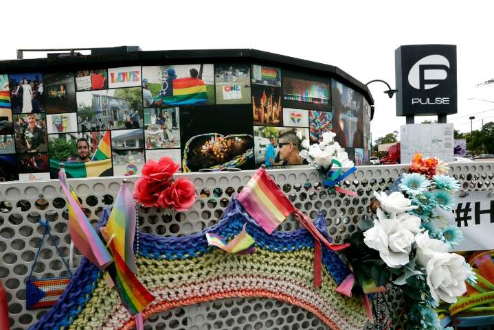 Florida elimina cruce peatonal arcoíris en Pulse, genera controversia y protestas