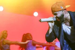 ¡Manuel Turizo desata la locura en Nueva York con su electrizante “201 Tour”!