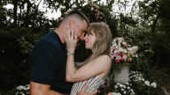 Taylor Swift anuncia su compromiso con el jugador Travis Kelce