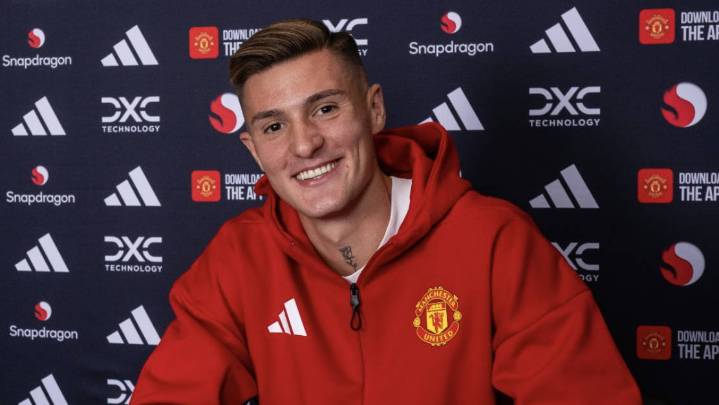 Manchester United sign RB Leipzig striker Benjamin Sesko in deal worth up to £73.7m