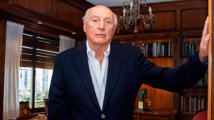 Eduardo Kovalivker, dueño de la droguería Suizo Argentina, se presentó en Comodoro Py y entregó su celular