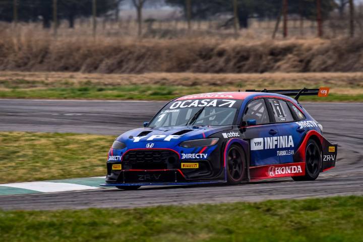 La séptima fue la vencida. El agua no frenó al TC2000 en Junín y Leonel Pernía logró el primer triunfo en el año