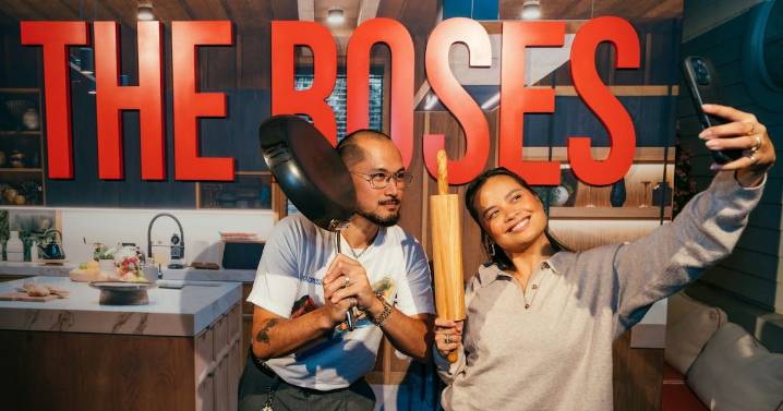 Bustle's Special Screening Of 'The Roses' Brought The Laughs