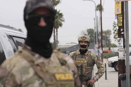 Agente federal dispara su arma durante control migratorio en el sur de California, según autoridades