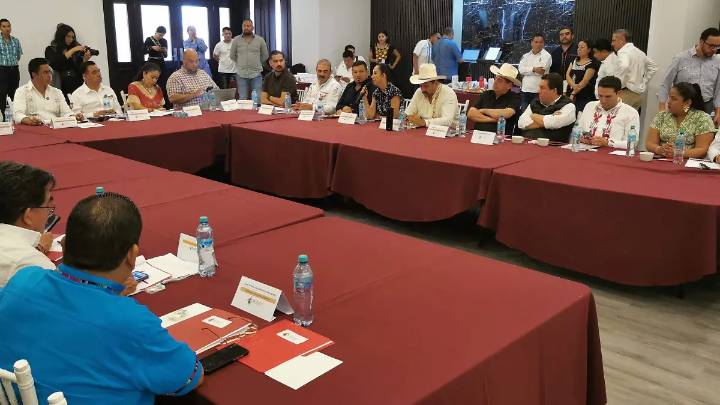 Acuden pocos alcaldes a reunión con Banobras