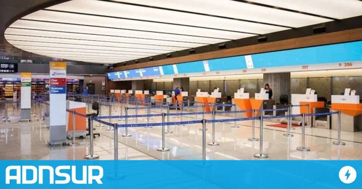 14:07 Paro de controladores aéreos: Aerolíneas Argentinas reprograma 43 vuelos, cancela 28 y hay 8.000 pasajeros afectados