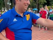 Ni Bruce Lee, ni Karate Kid, un hermano de Hugo Chávez enseña técnicas de defensa ante una eventual invasión de Estados Unidos