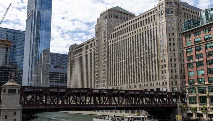 Chicago's iconic Merchandise Mart could soon be up for sale